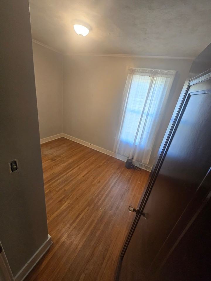 2206 W Norfolk Ave - Photo 3 of 12