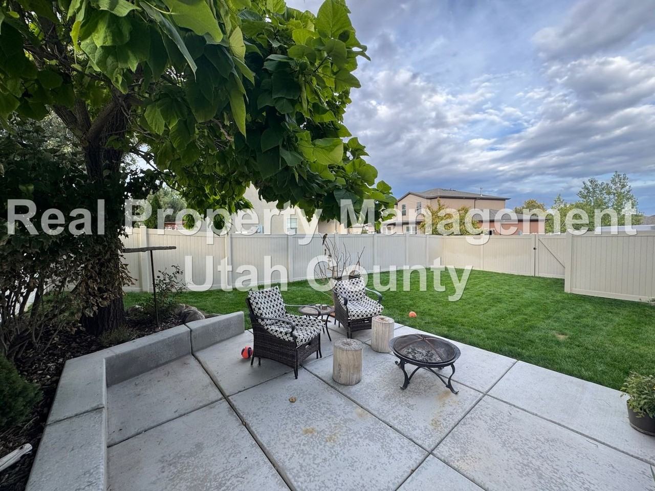 1849 N Bountiful Way - Photo 4 of 30