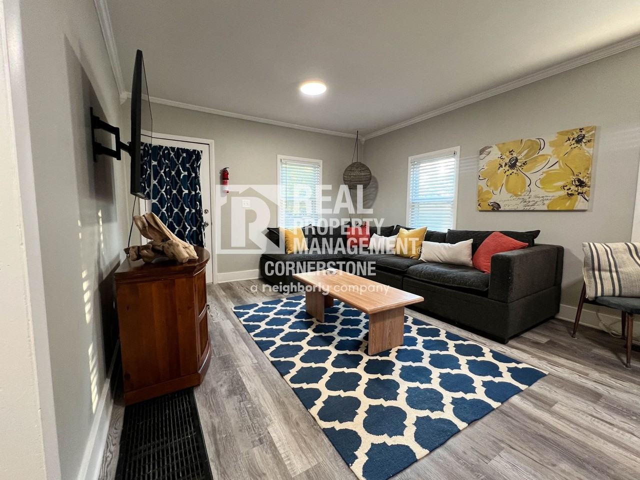 3215 Barnard Ave - Photo 2 of 25