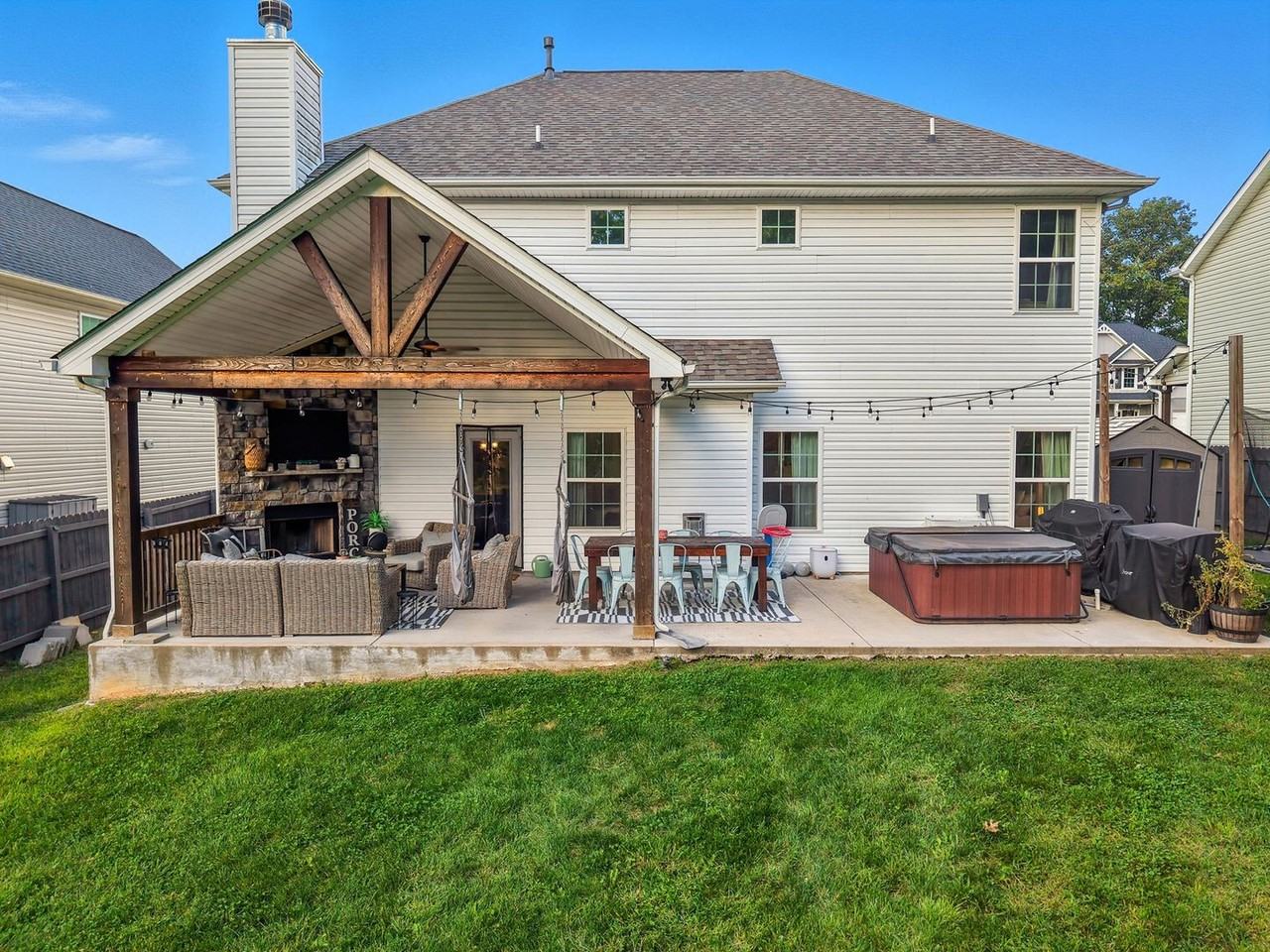 952 Festival Ln - Photo 3 of 24