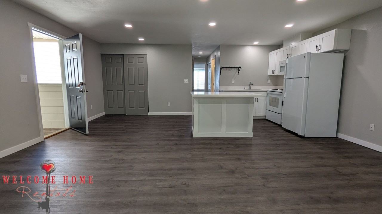 2400 Elliott Avenue Northwest