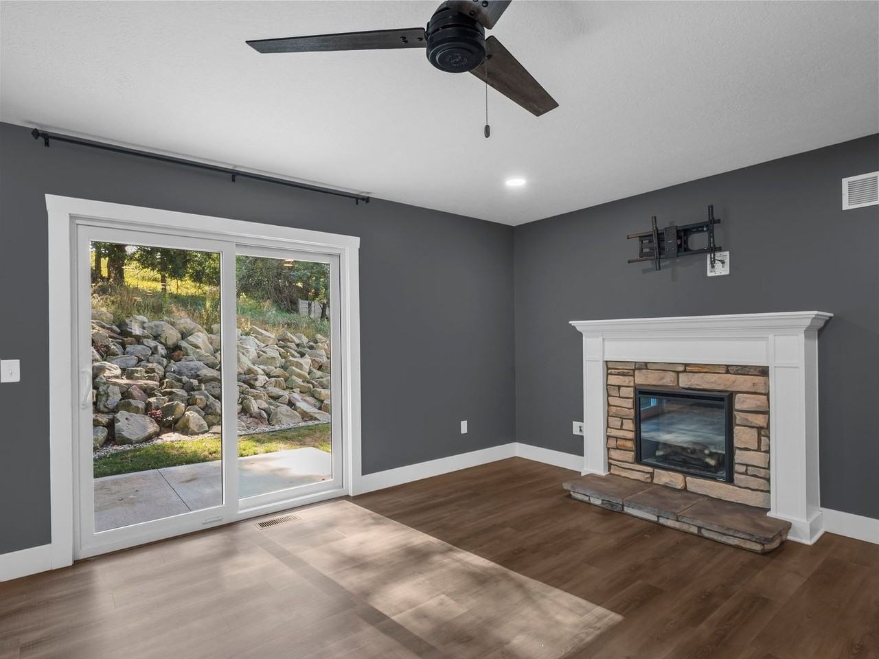 1364 2nd St Nw - Photo 2 of 12