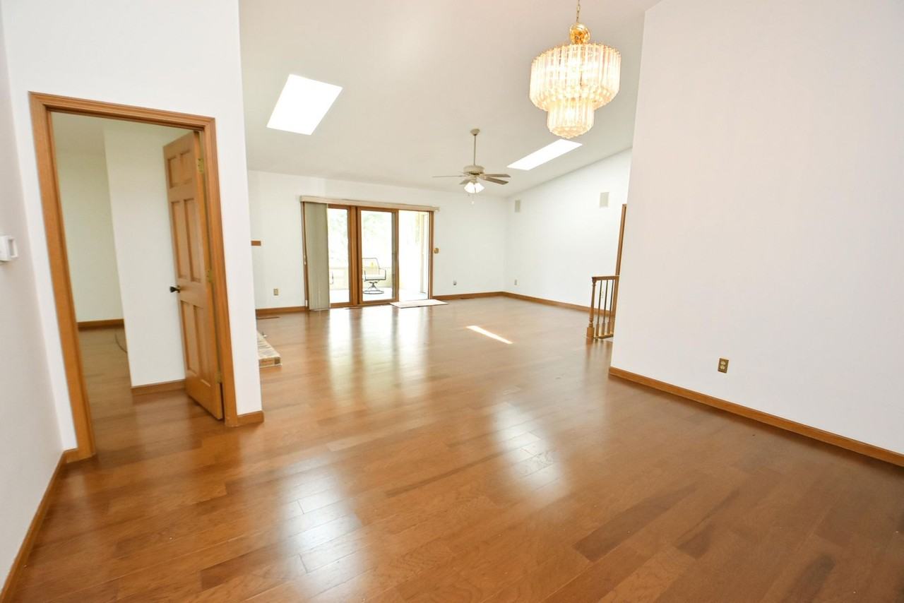 624 Rivers Edge Court - Photo 5 of 33