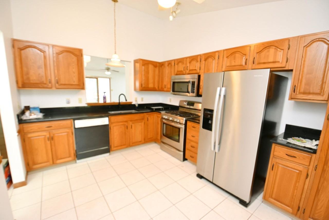 624 Rivers Edge Court - Photo 6 of 33