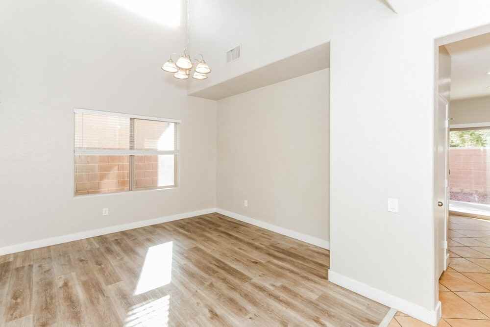 4353 Galapagos Ave - Photo 7 of 17