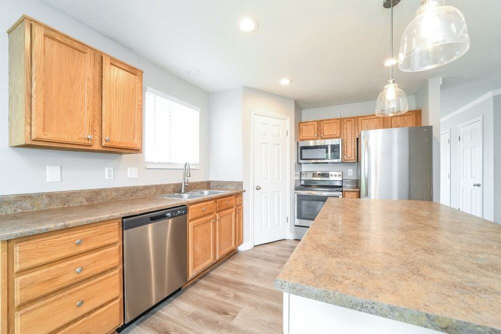 1583 Nw - Photo 7 of 17