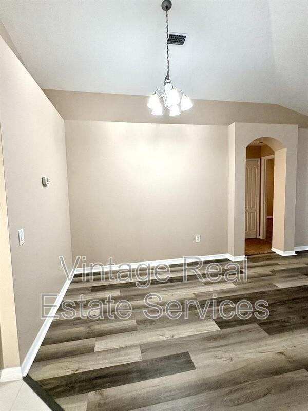 13029 Bridleford Dr - Photo 4 of 14