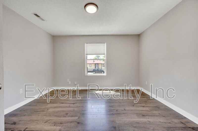 1037 57th St W #AL1 - Photo 3 of 26