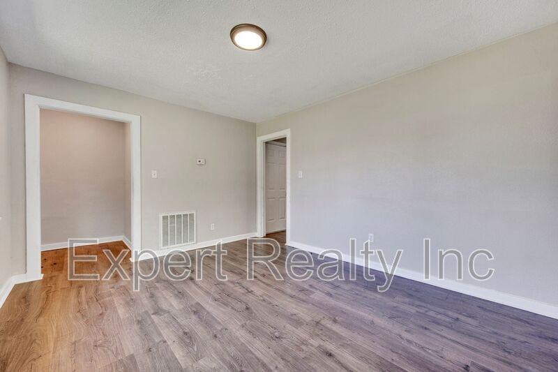 1037 57th St W #AL1 - Photo 6 of 26