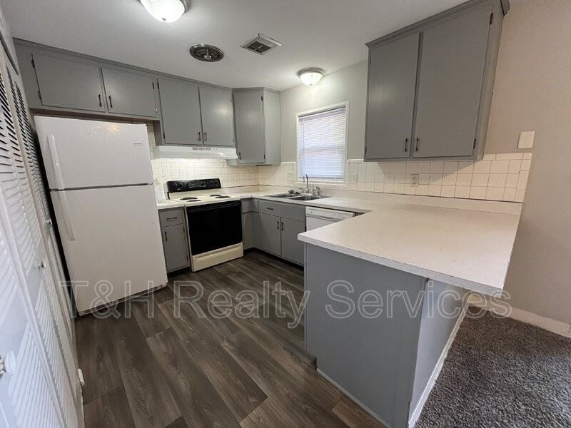 724 Southfield Ct - Photo 6 of 16