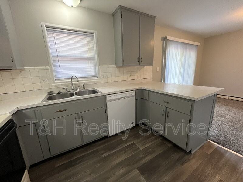 724 Southfield Ct - Photo 7 of 16
