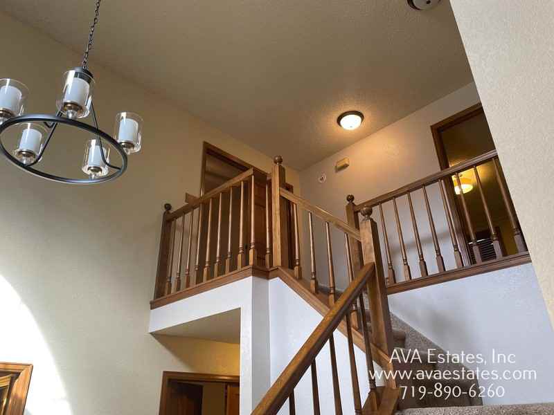 294 South Sifford Court - Photo 3 of 30