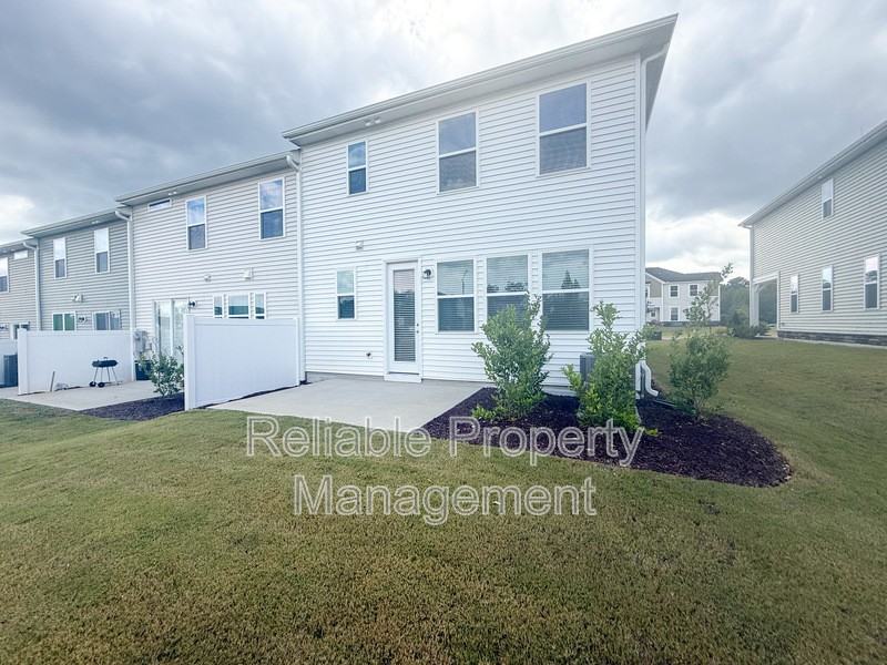 124 Kobus Ct - Photo 7 of 23