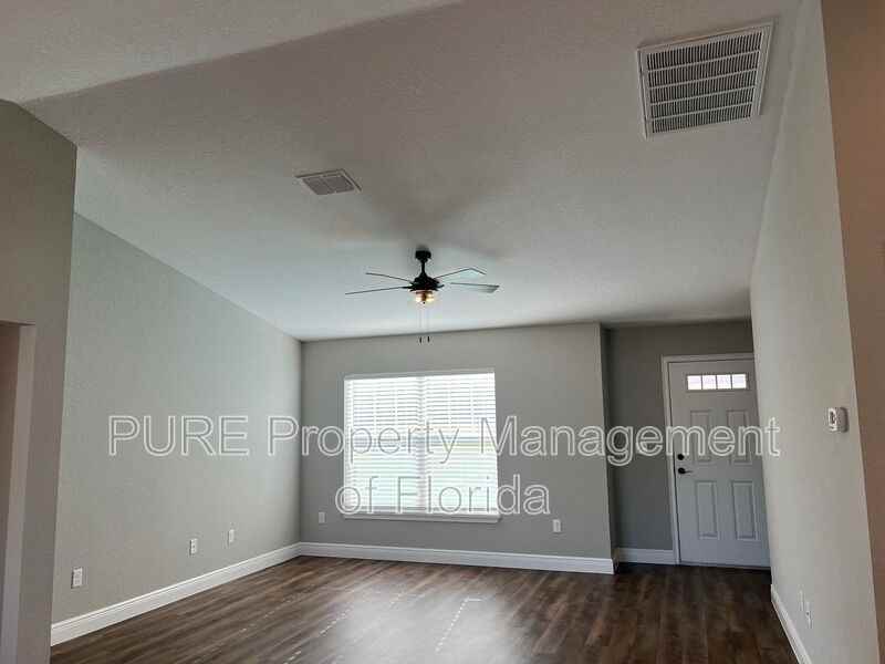 7 Almond Pl - Photo 4 of 50