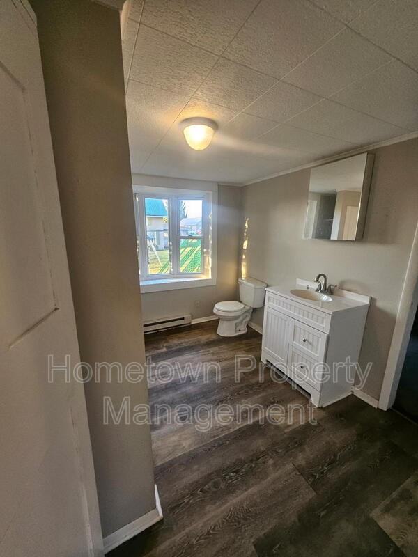 178 Church St - Photo 3 of 7