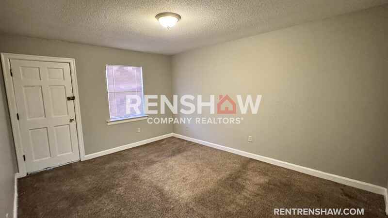 3228 S Mendenhall Rd - Photo 3 of 10