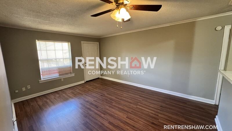 3228 S Mendenhall Rd - Photo 6 of 10