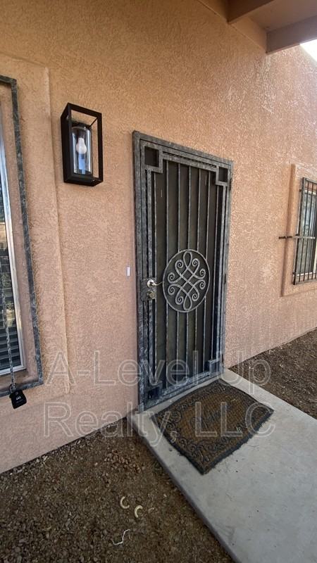 387 W Mossman Rd - Photo 3 of 27