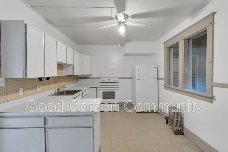 596 Oliver St #3 - Photo 3 of 19