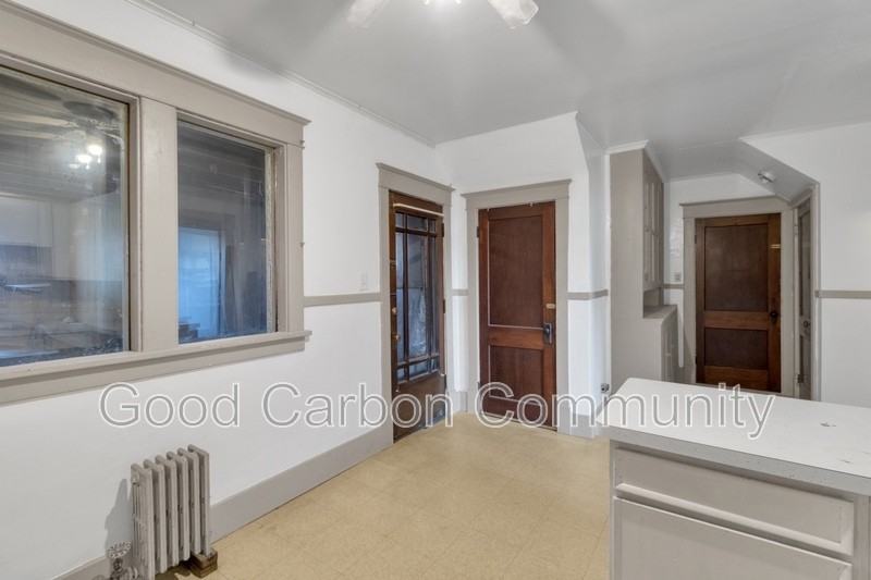 596 Oliver St #3 - Photo 4 of 19