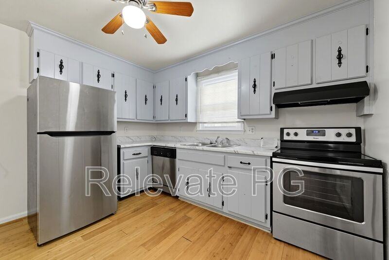 15709 Gary Ave - Photo 2 of 31