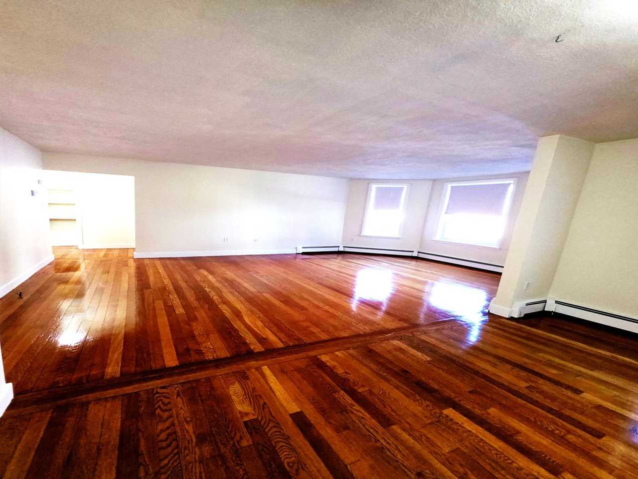 310 Tappan St - Photo 2 of 18