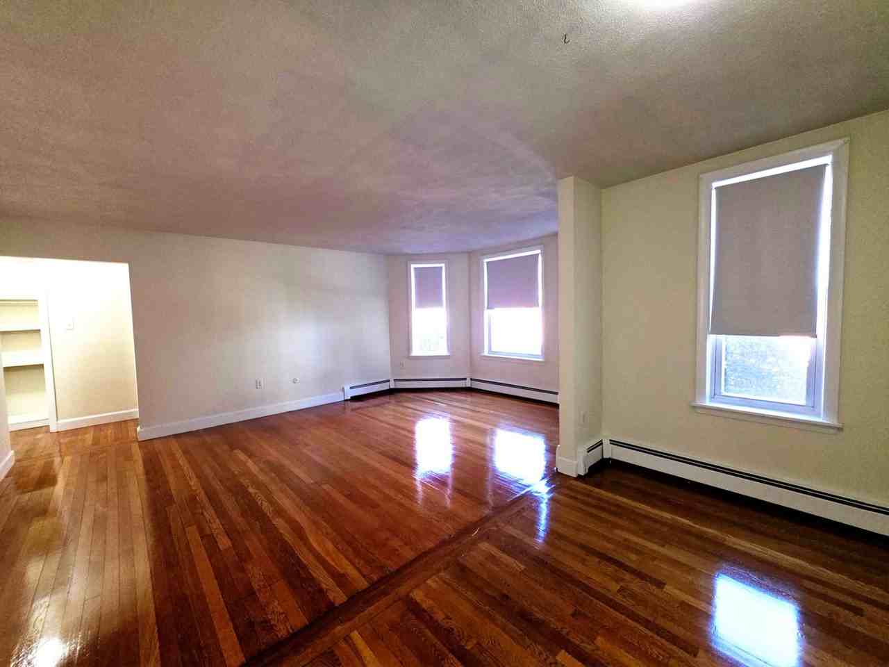 310 Tappan St - Photo 3 of 18