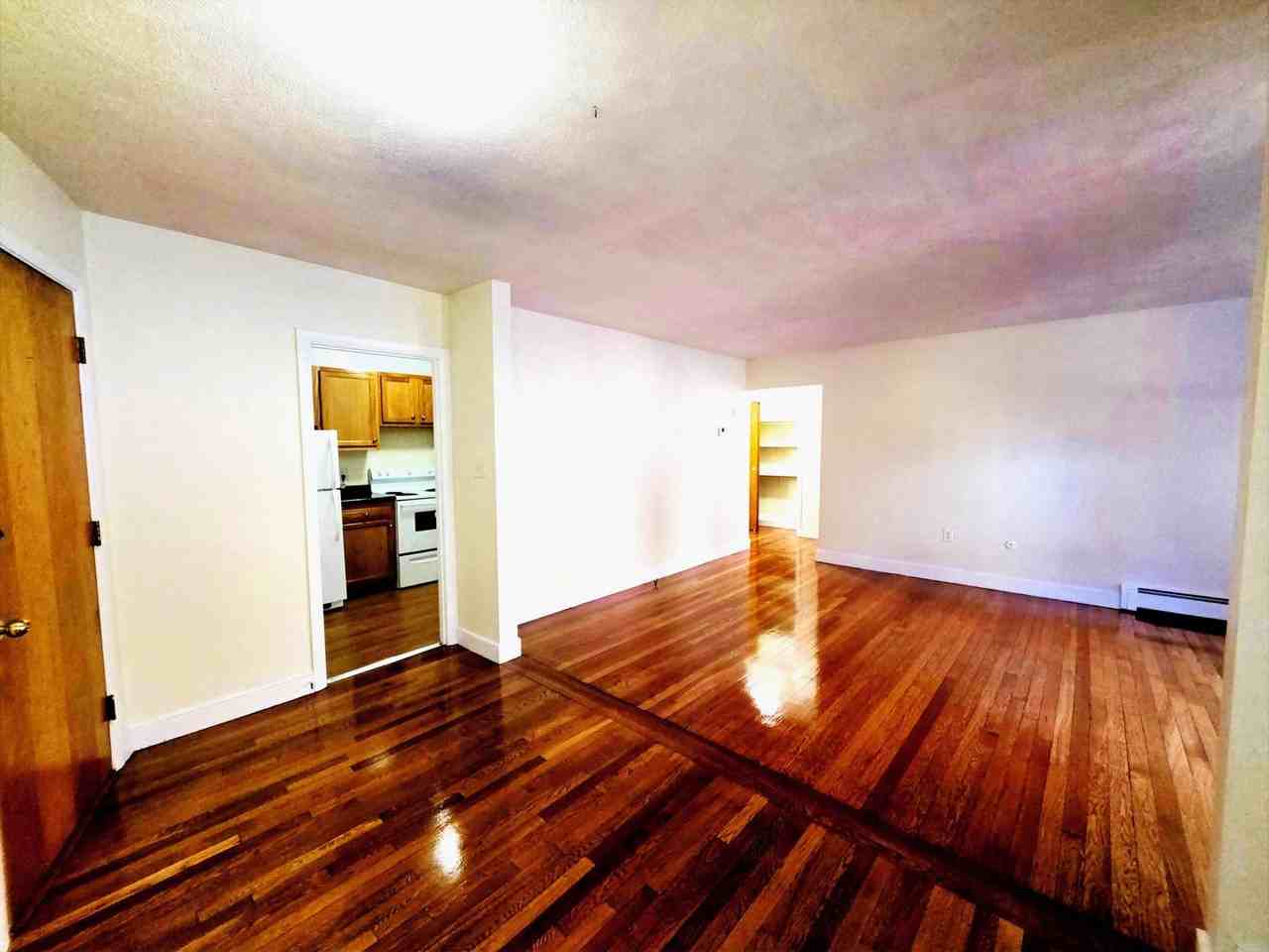 310 Tappan St - Photo 5 of 18