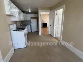 521 Massabesic St #3E - Photo 1 of 1