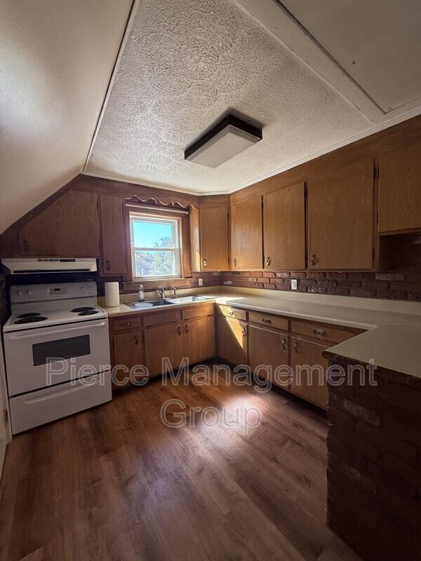 69 Turnpike St #B - Photo 2 of 11
