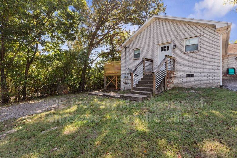 622 Maplewood Ln - Photo 5 of 28