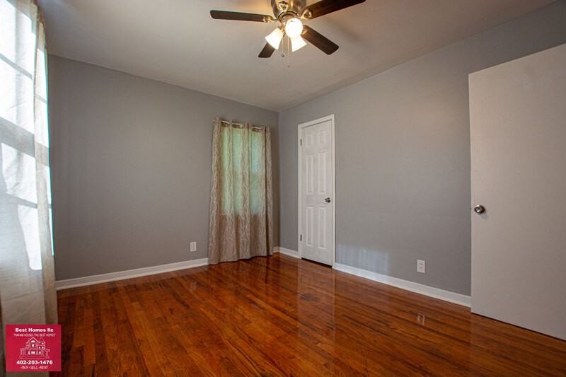 1422 N 38th St - Photo 3 of 12