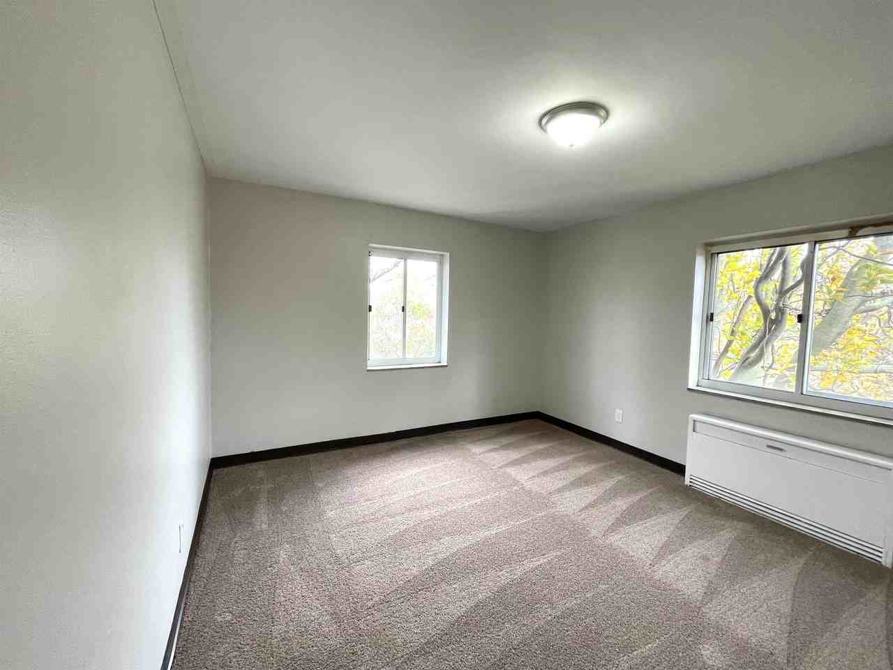 SAVOY APTS -- 058 - Photo 4 of 10