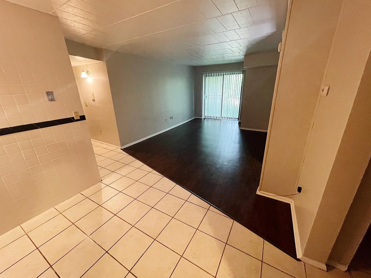 PINE VIEW APARTMENTS -- 059 - Photo 3 of 23