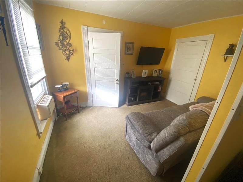 216 Jacquette St #B - Photo 2 of 8