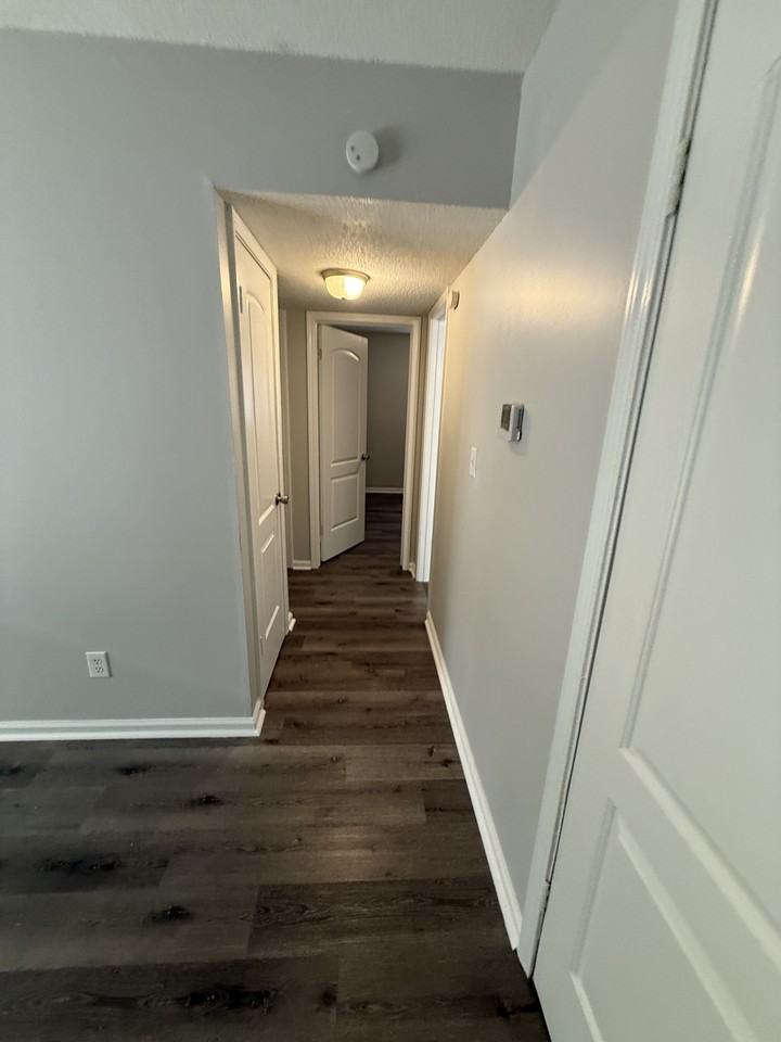 4130-4132 Fisher St KCKS 66103 - Photo 4 of 43