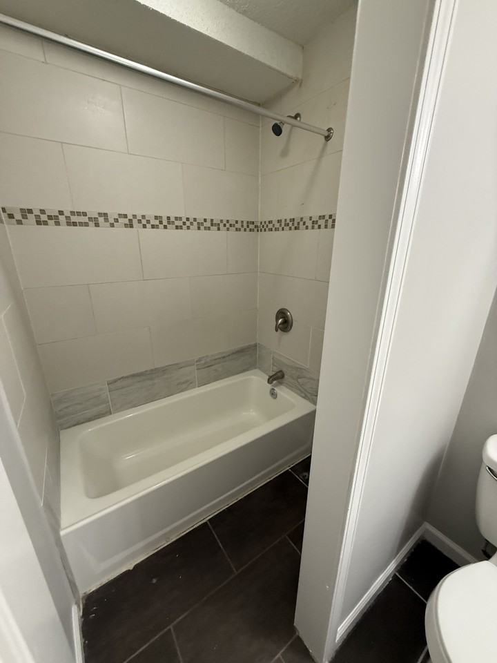 4130-4132 Fisher St KCKS 66103 - Photo 6 of 43