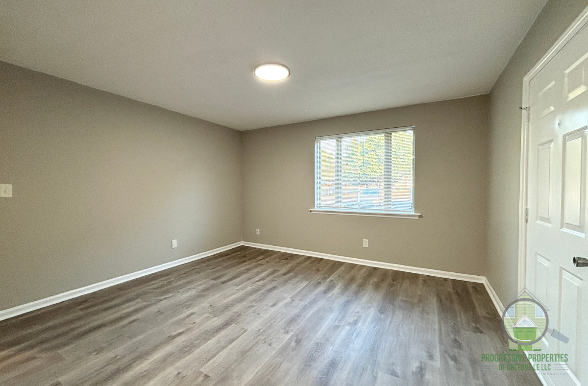 710 North Maple Street - Photo 3 of 20