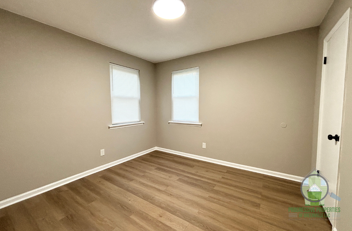 710 North Maple Street - Photo 5 of 20