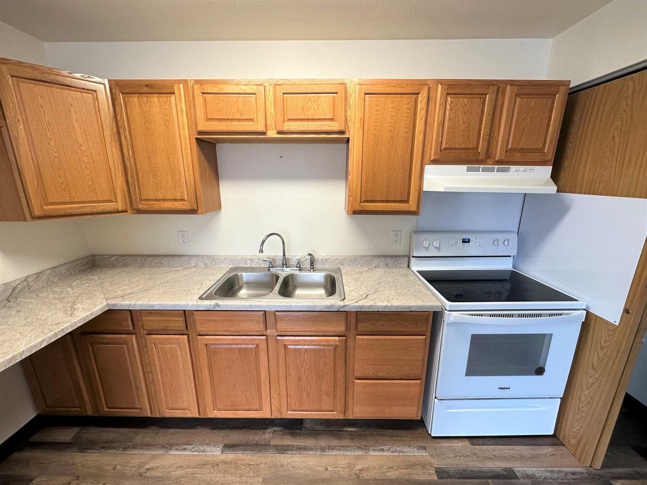 2120 3rd Ave SE - 12 PLEX - Photo 3 of 14