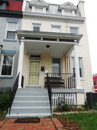 141 Uhland Terrace Northeast - Photo 7 of 15