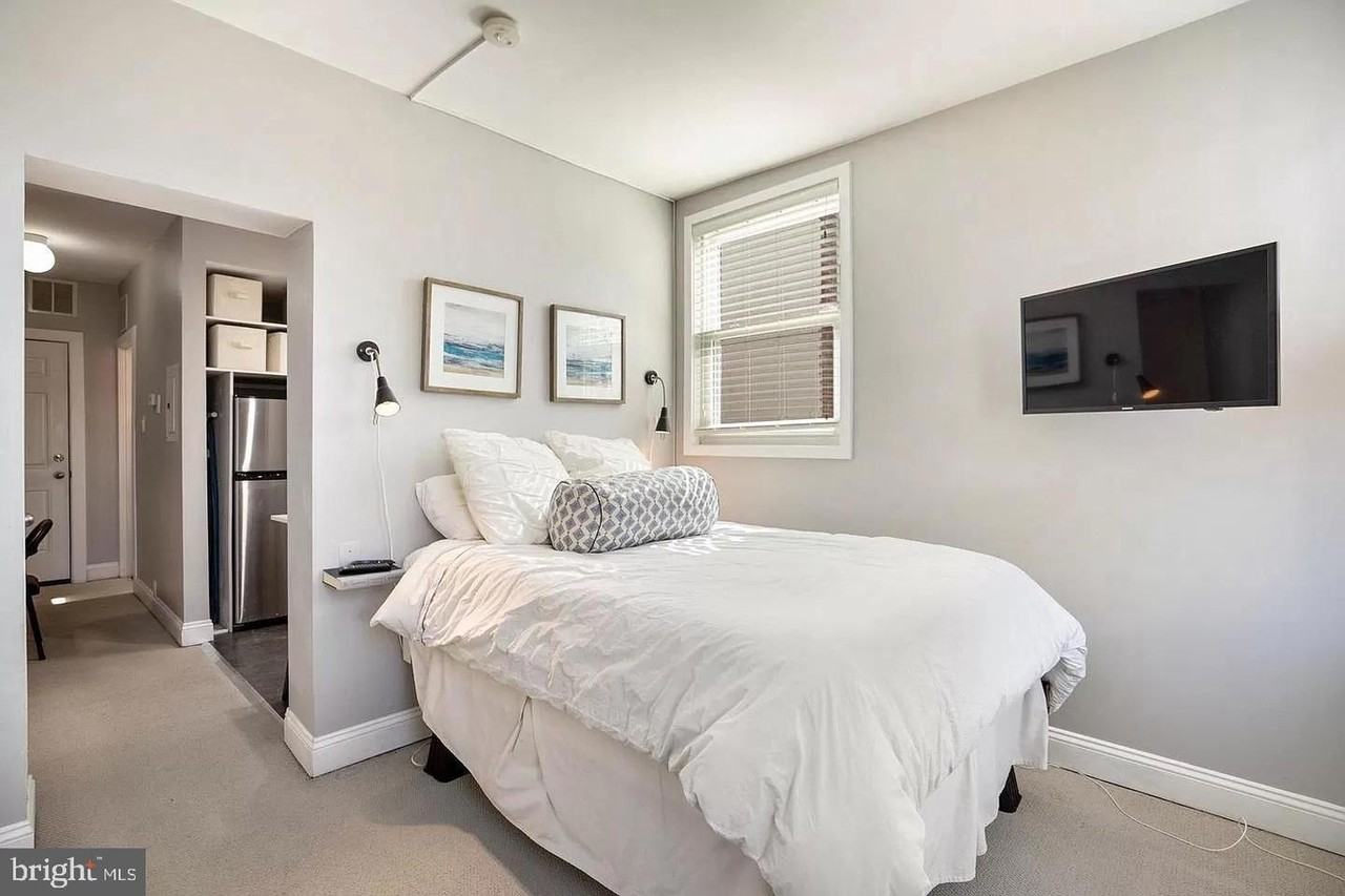 1932 15th Street Northwest - Photo 5 of 8