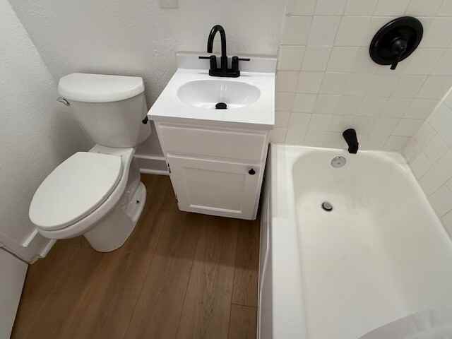 11809 Berendo Ave. - Photo 5 of 15