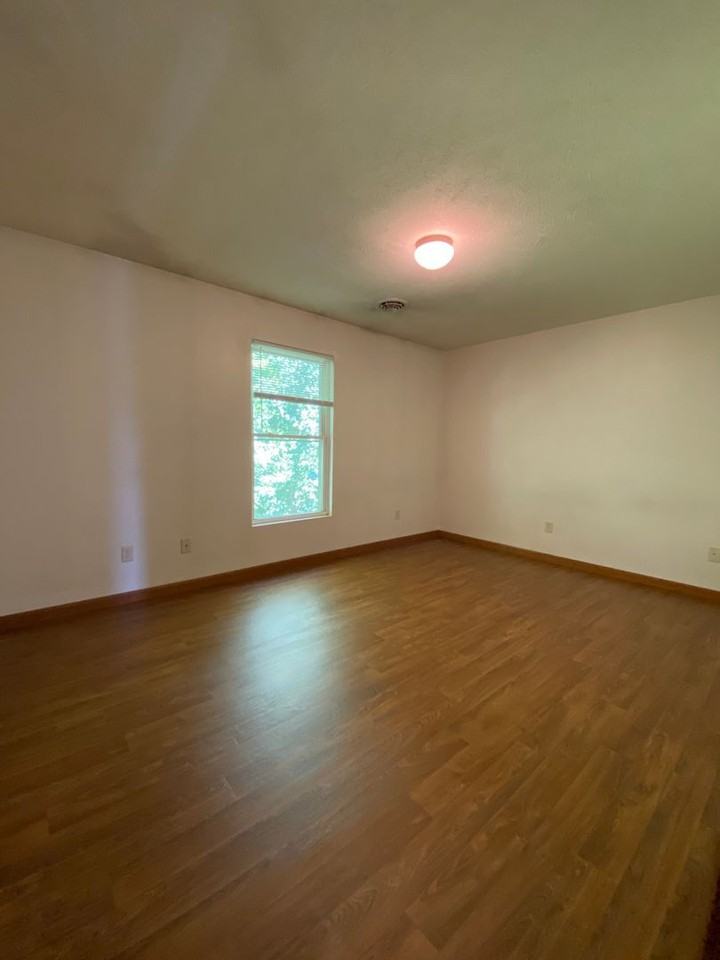 265 Woodridge Court - Photo 3 of 24