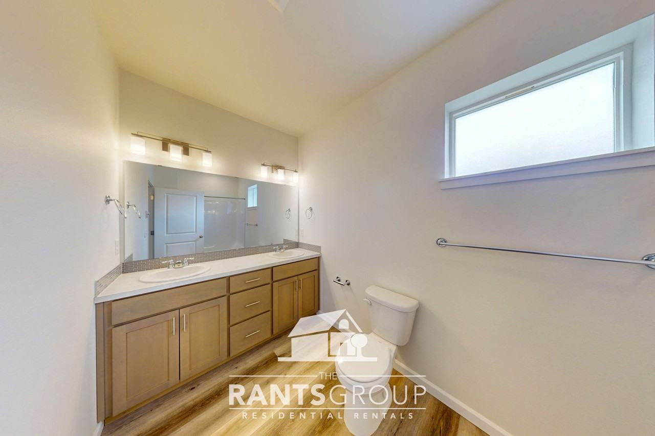 Forest Park Townhomes - Photo 5 of 50