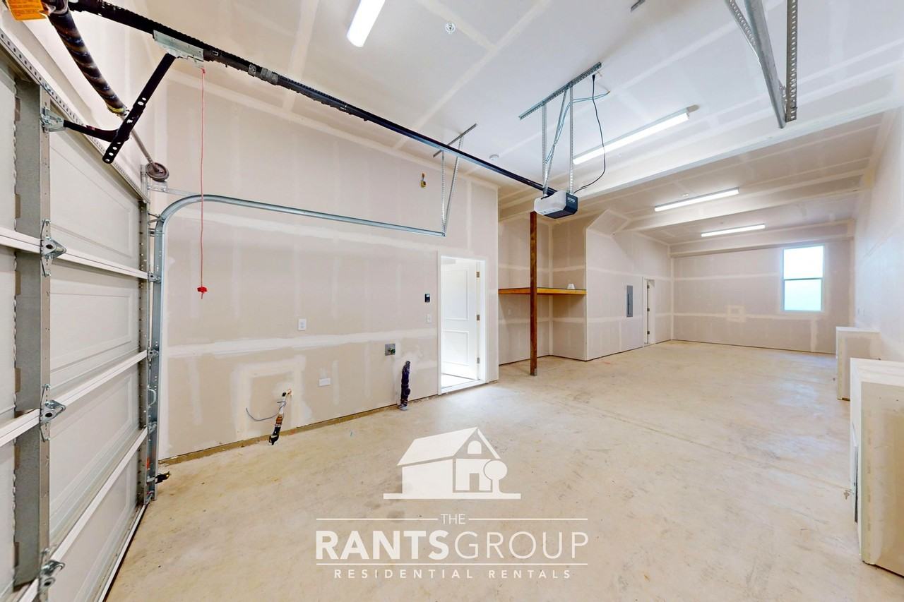 Forest Park Townhomes - Photo 6 of 50