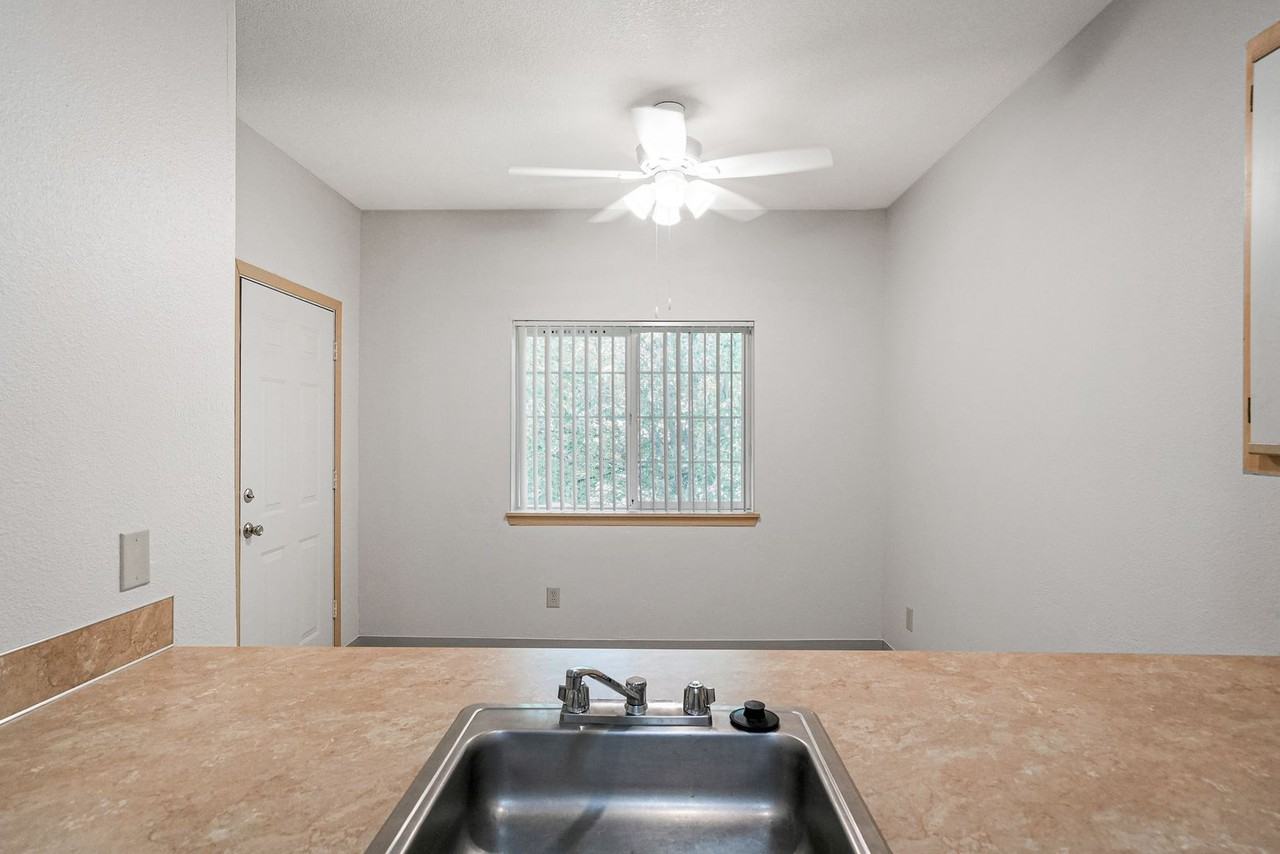 115-Wintercrest Apartments - Photo 6 of 30