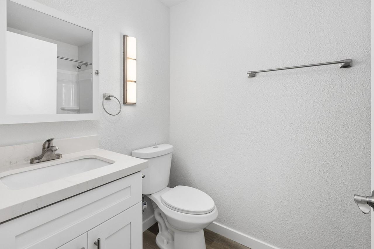 4275 Chamoune Ave - Photo 6 of 8