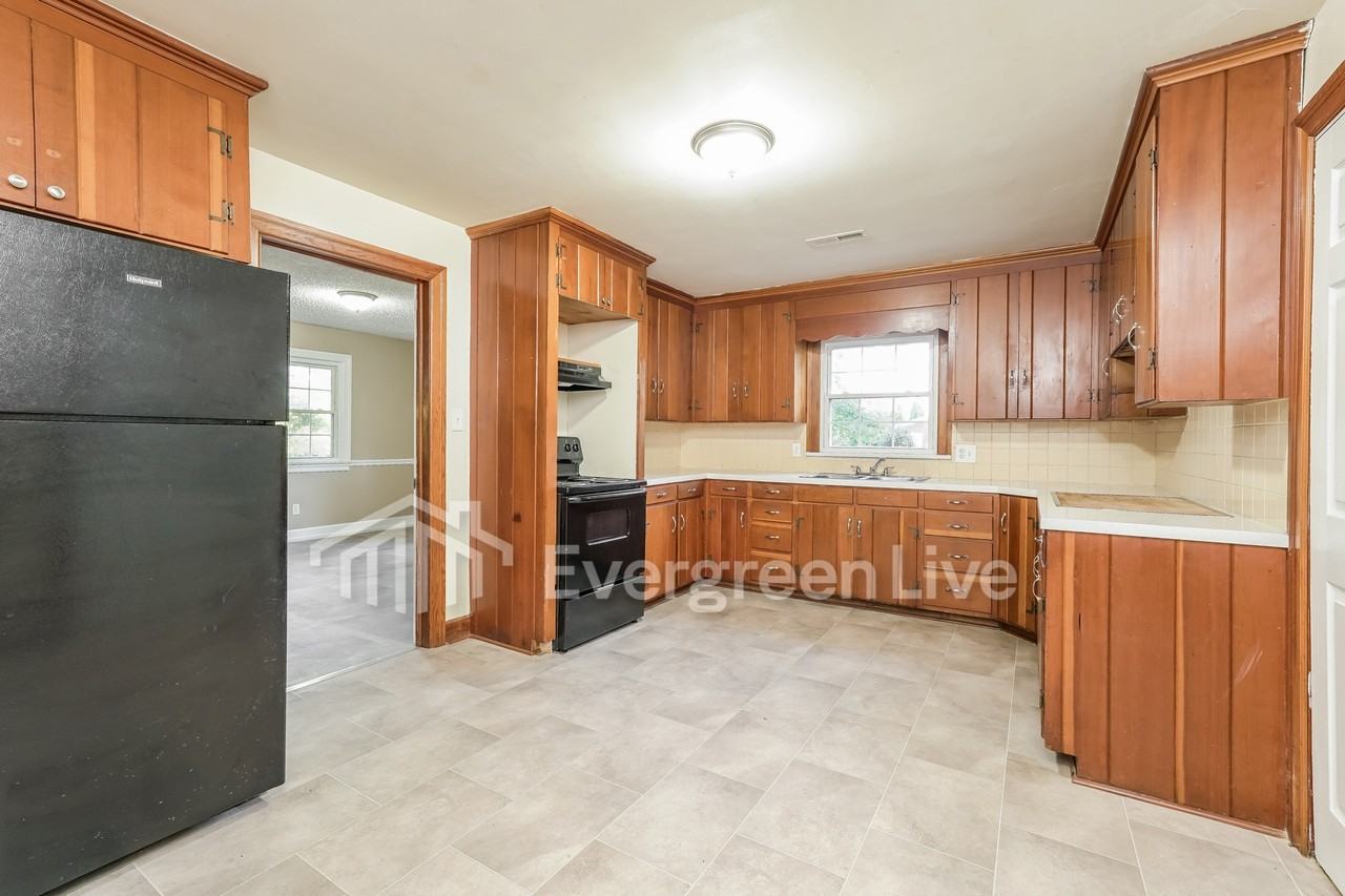 3301 Anderson Dr - Photo 3 of 16