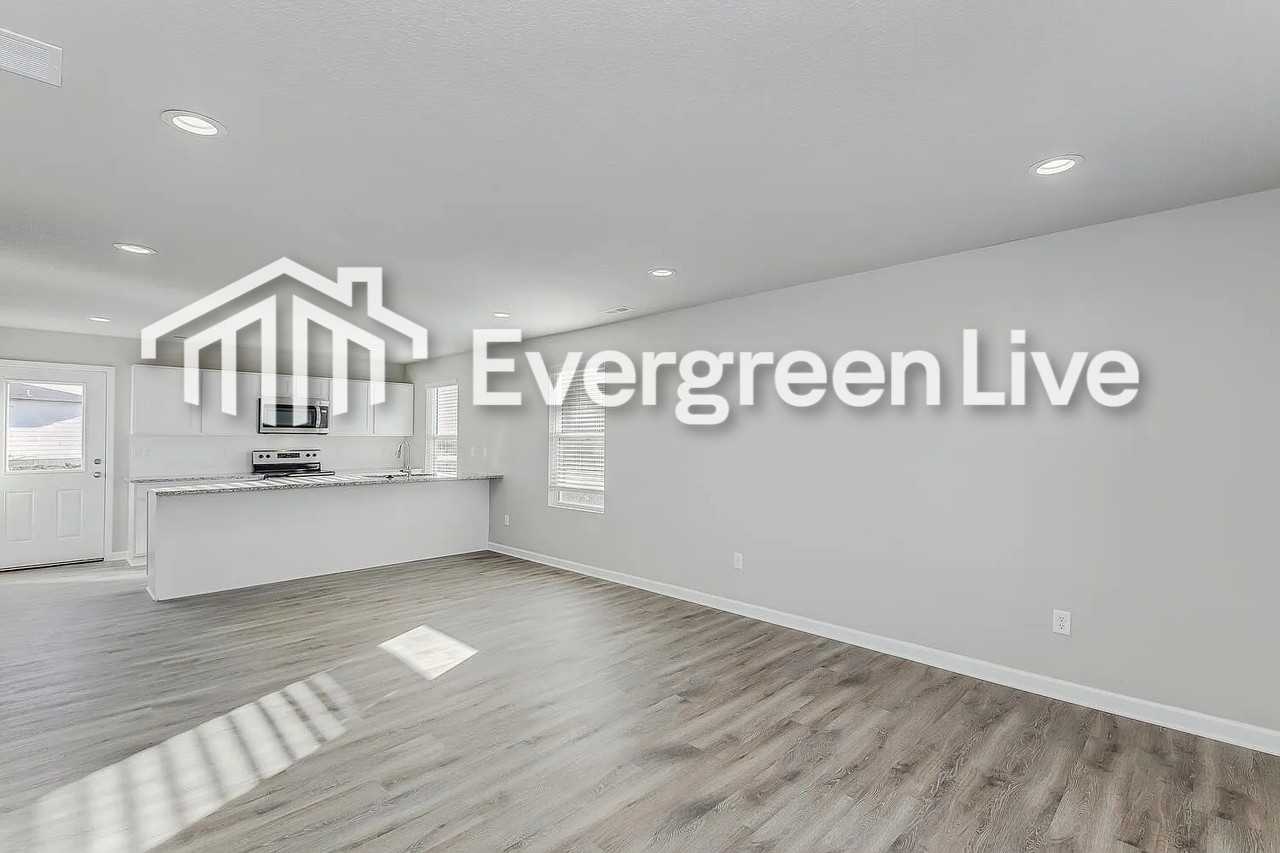 124 E Burlington Dr - Photo 2 of 7